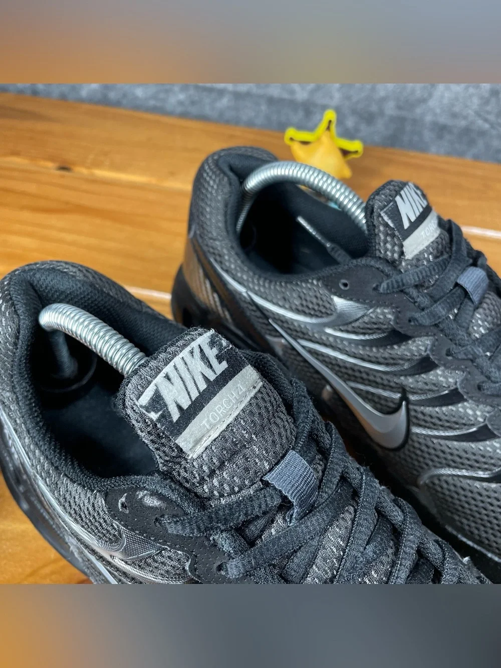 Nike Air Max Torch 4 Mens 9.5 Anthracite Black Silver Running Shoes 343846-002